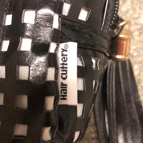 🌟5/$25!🌟 EUC Cosmetic Bag with Tassel Zipper - Picture 3 of 9